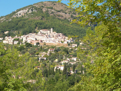 <i>Village Le Bar sur Loup</i>